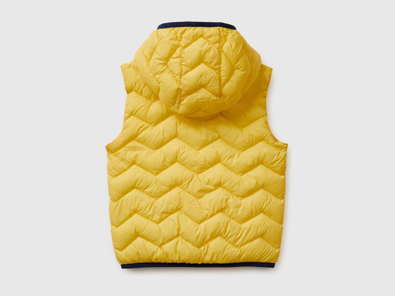 Colete acolchoado com capuz - ucb_image_BS