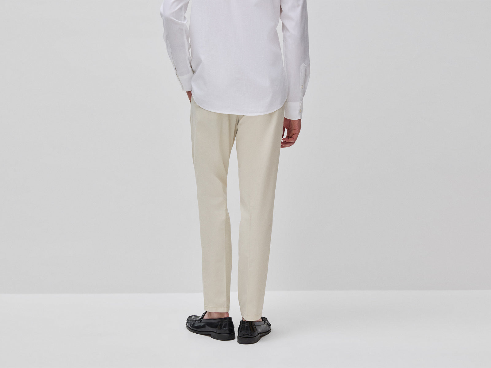 Chinos slim fit em algodão leve - ucb_image_B