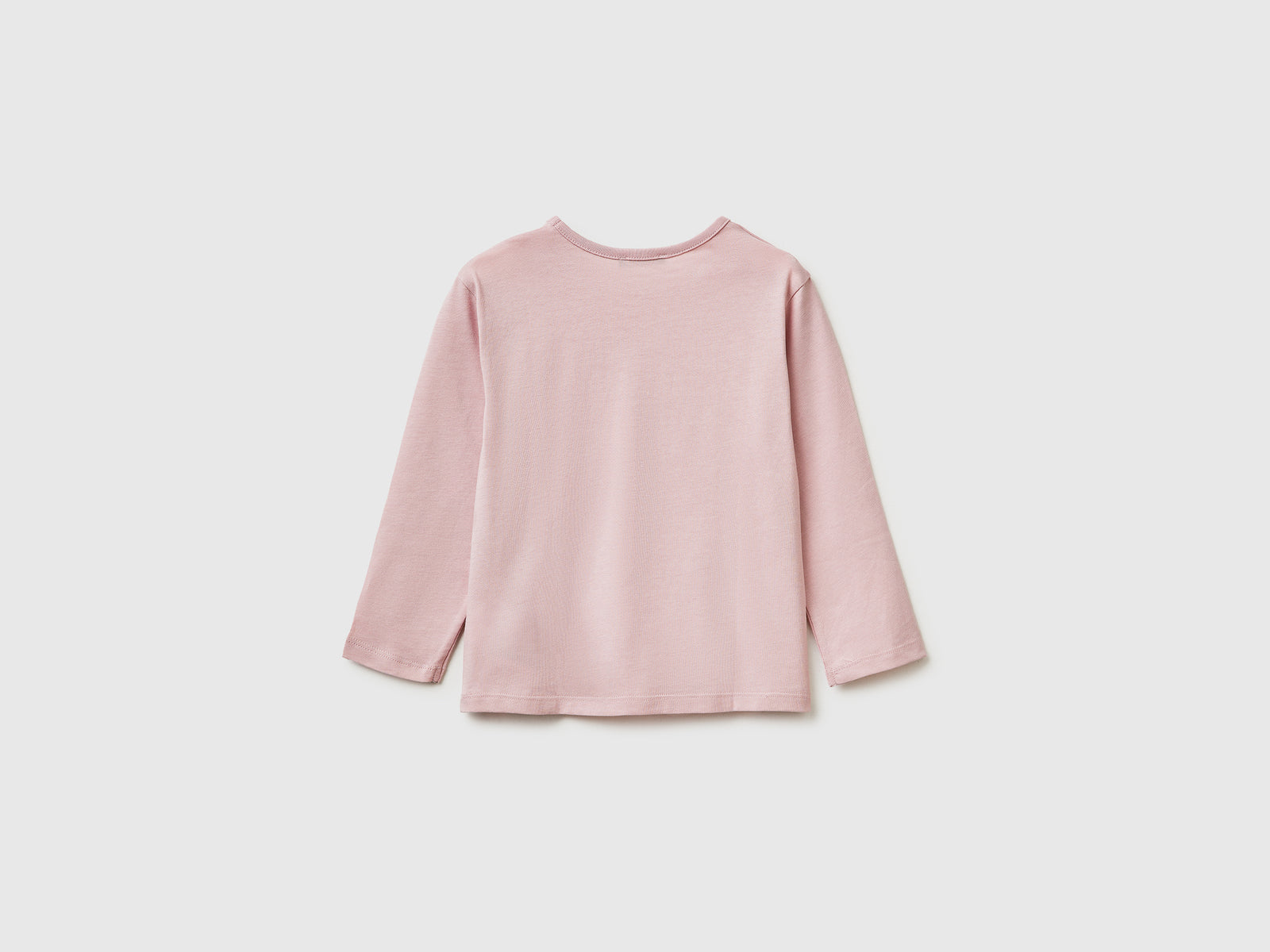 T-shirt com estampa e aplicações - ucb_image_BS