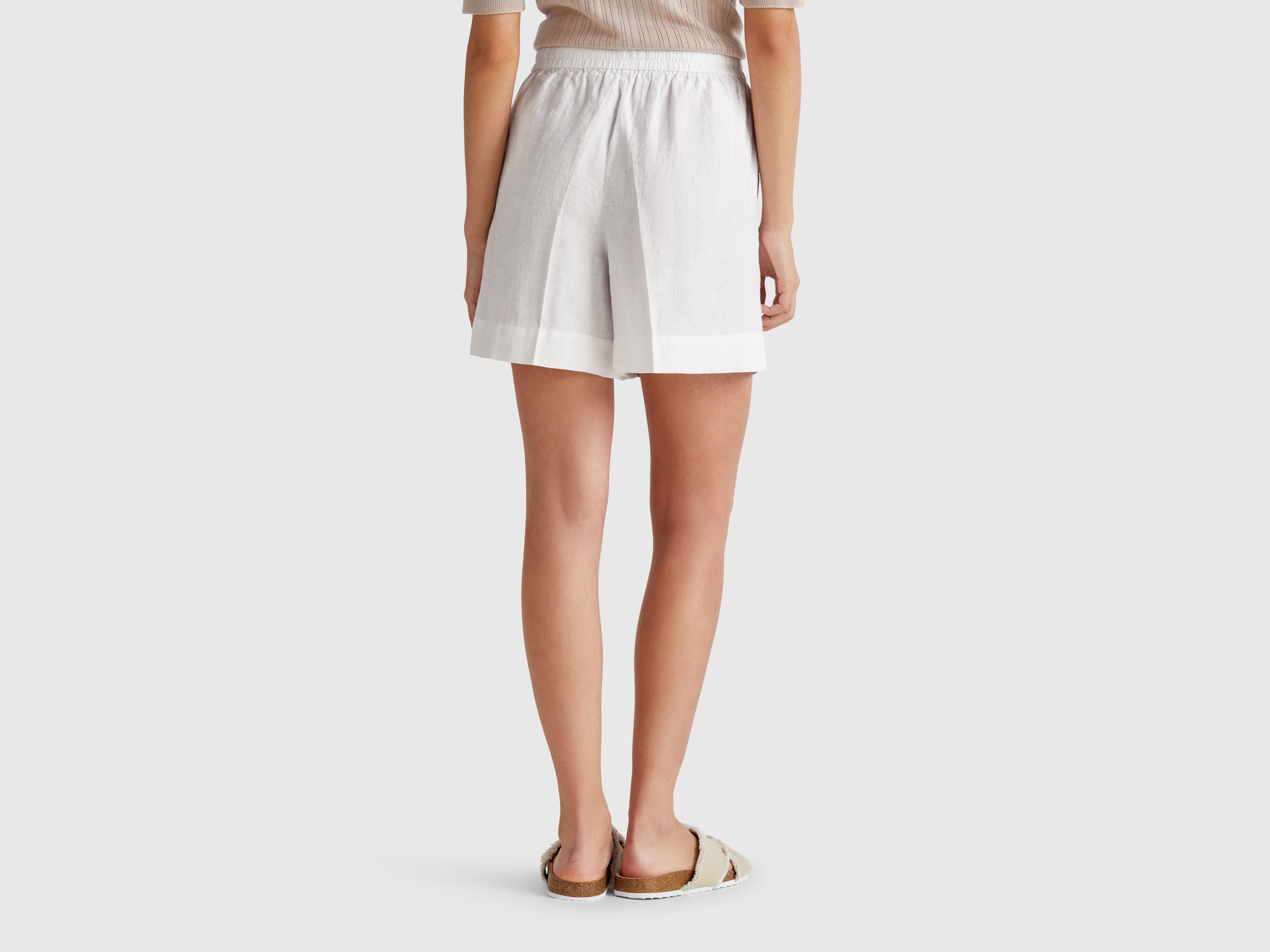 Shorts em linho puro com cordão de ajuste - ucb_image_B
