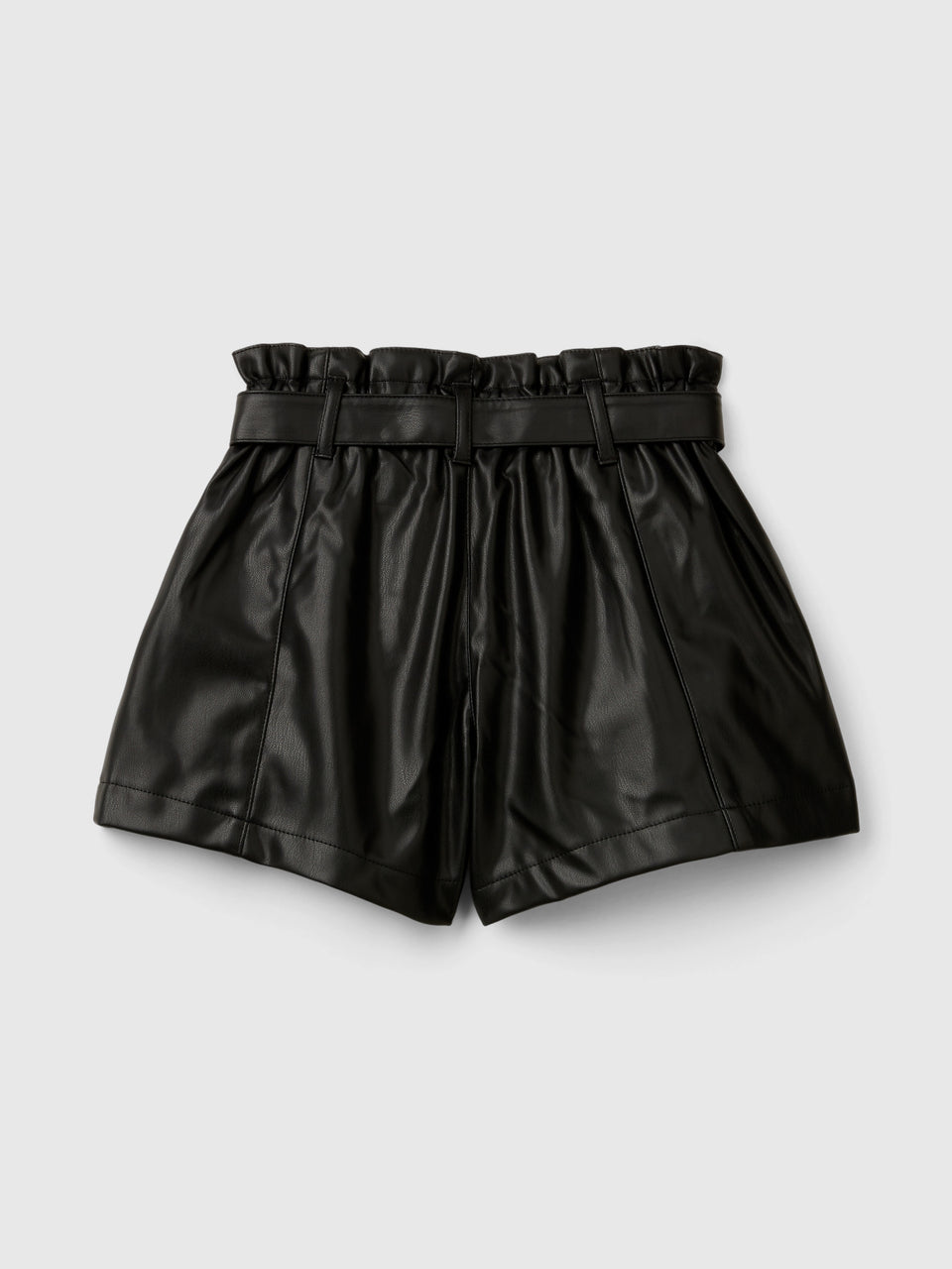 Shorts em tecido efeito pele - ucb_image_BS