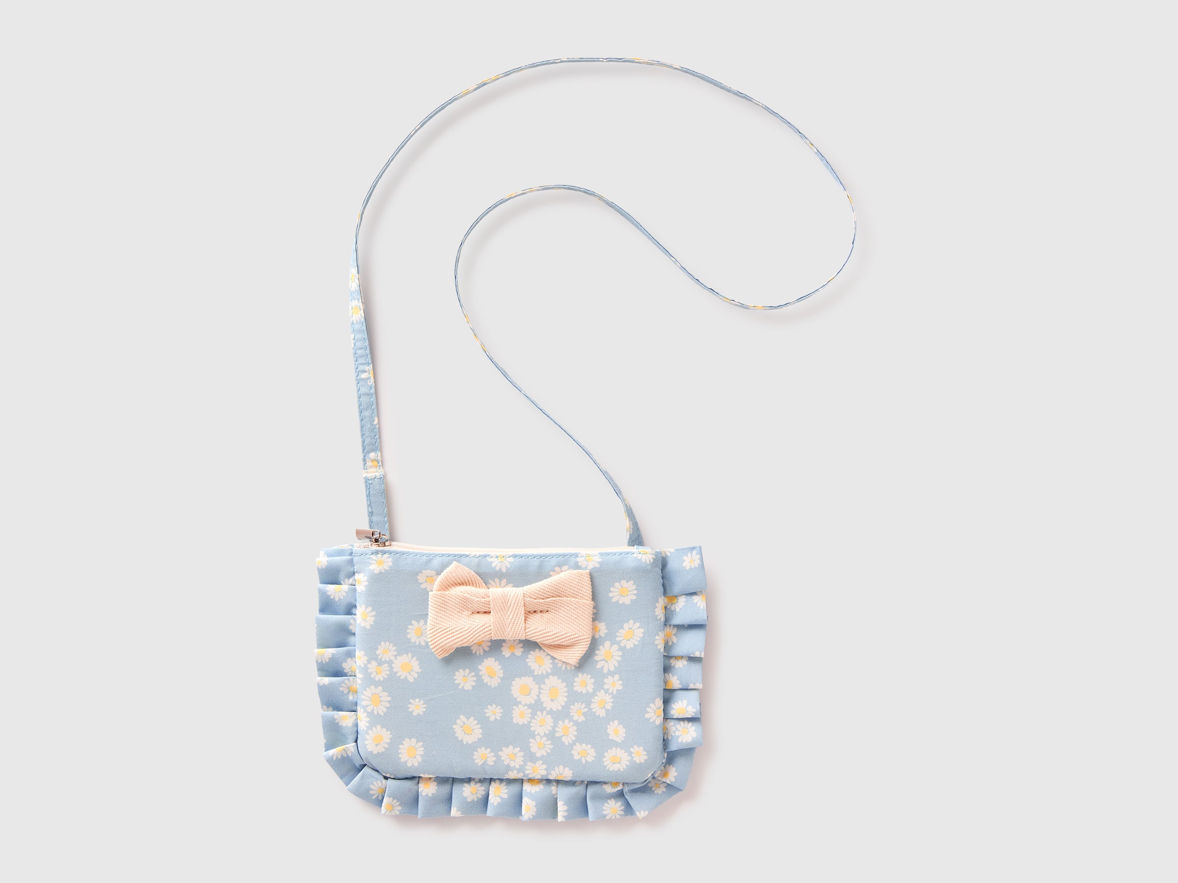 Bag with rouches and bow - ucb_image_FS