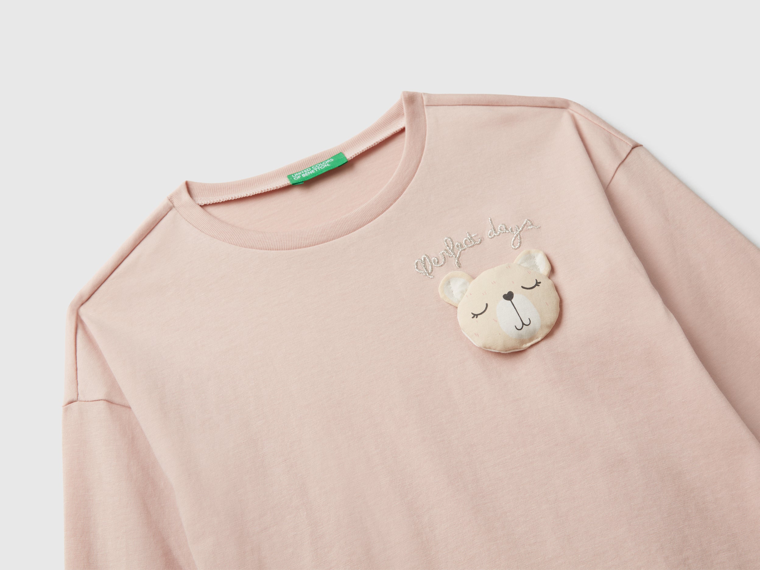 T-shirt com aplicação - ucb_image_DS1