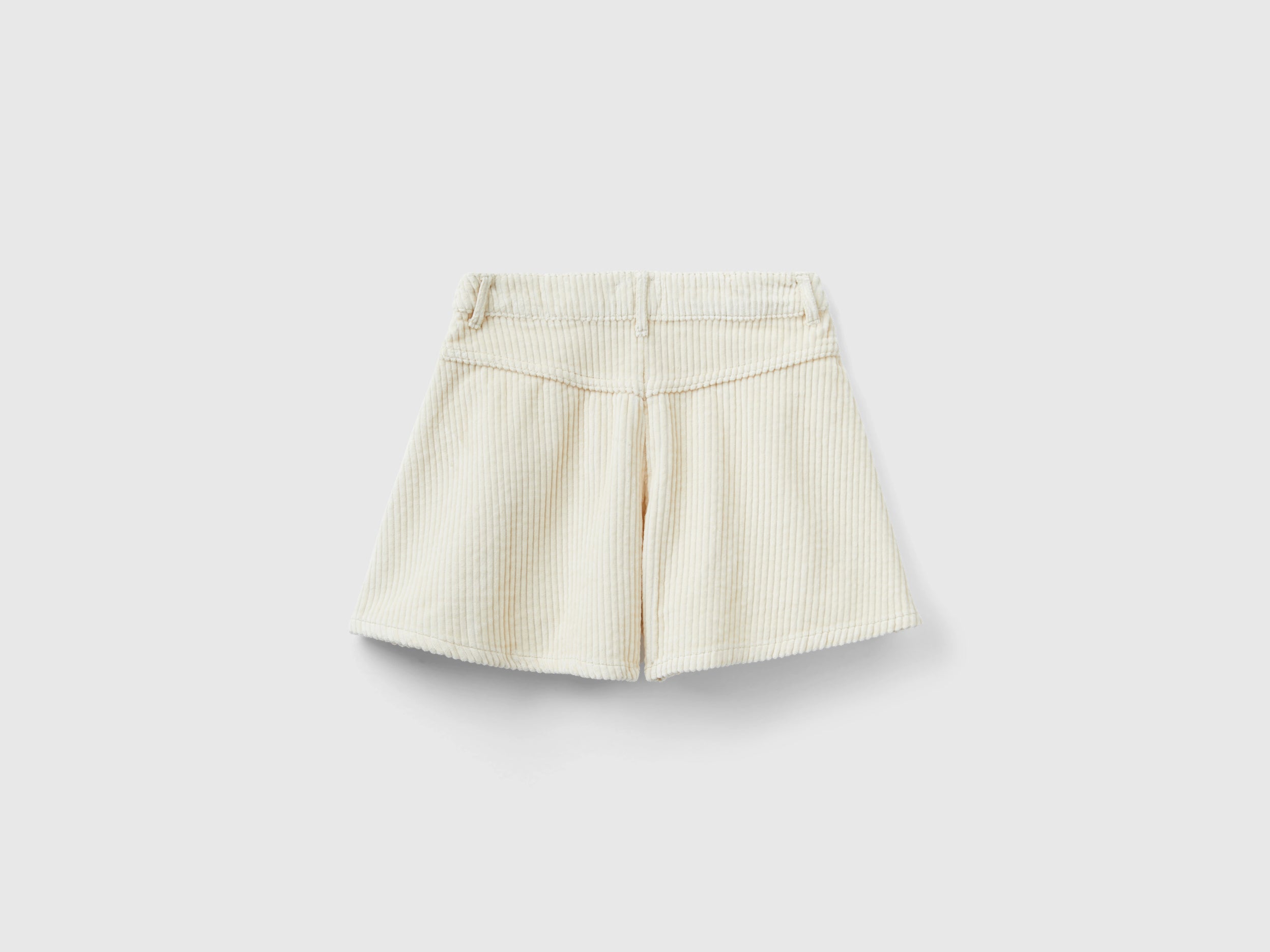 Bermudas em veludo canelado - ucb_image_BS