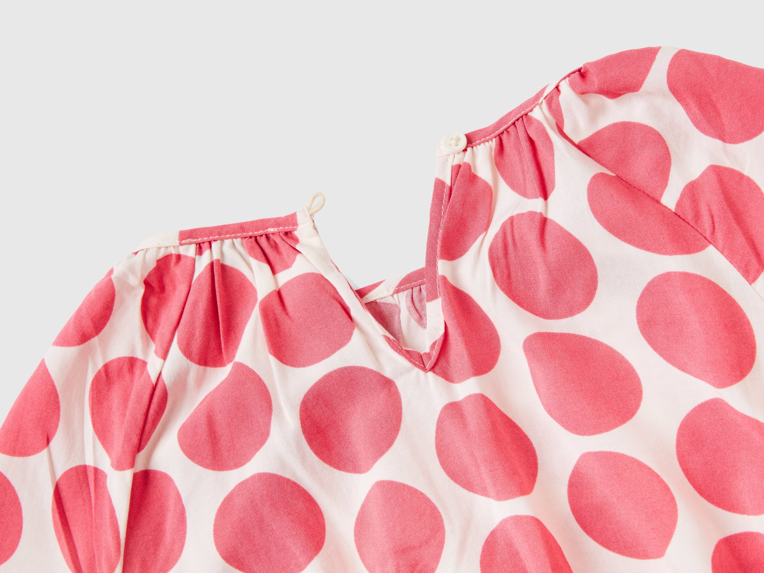 Blusa fluida às bolinhas - ucb_image_DS1