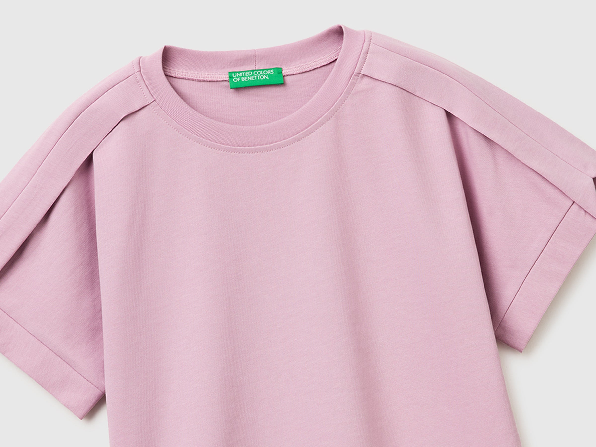 T-shirt with pleat on the shoulders - ucb_image_DS1