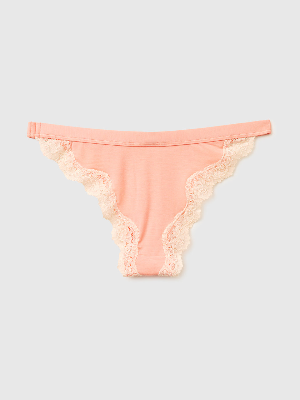 Low-cut briefs in silk blend with lace - ucb_image_BS