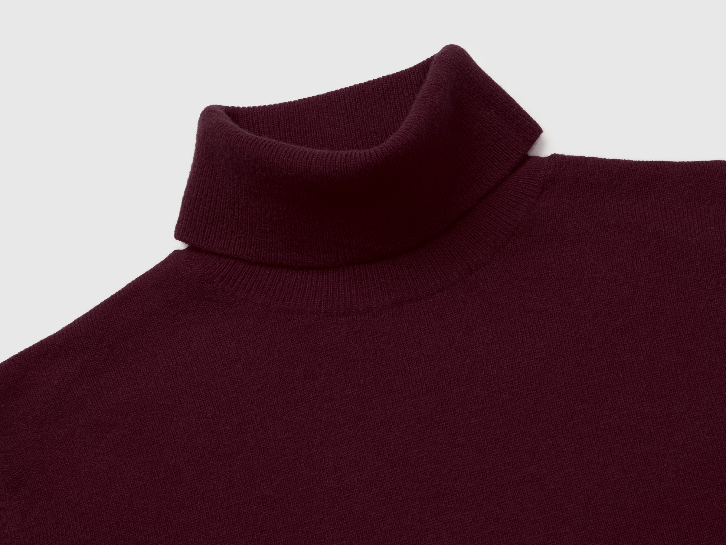 Camisola de gola alta ameixa em pura lã Merino - ucb_image_DS1