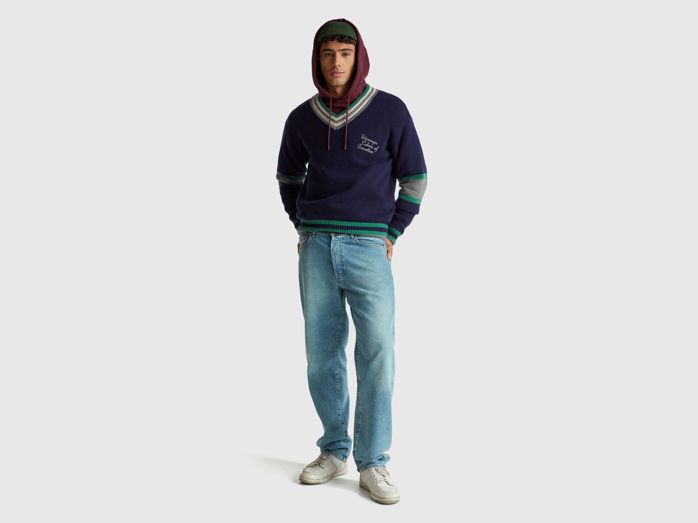 Camisola decote em V Stranger Things - ucb_image_FY