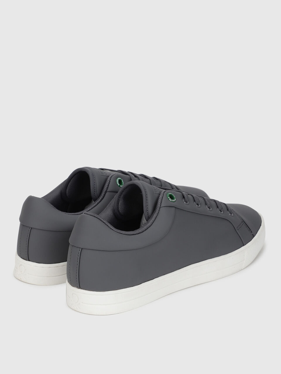CORE CLASSIC SNEAKER image number 2