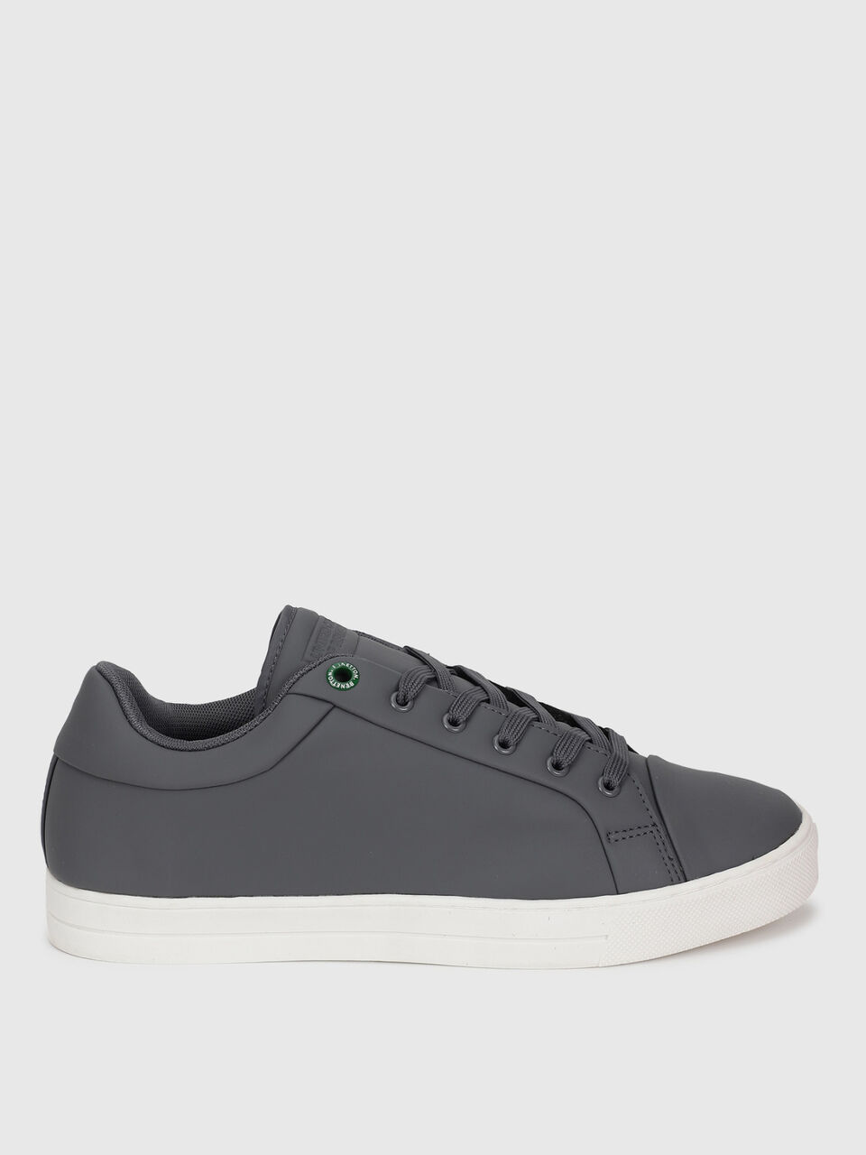CORE CLASSIC SNEAKER image number 1