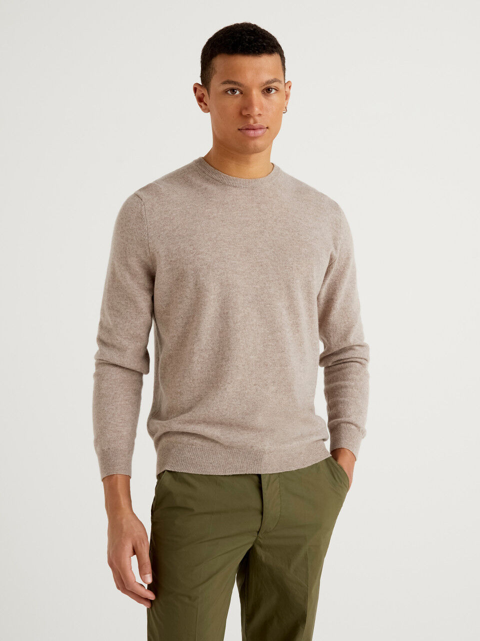 Dove gray crew neck sweater in pure Merino wool