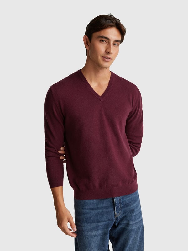 Plum V-neck sweater in pure Merino wool Men