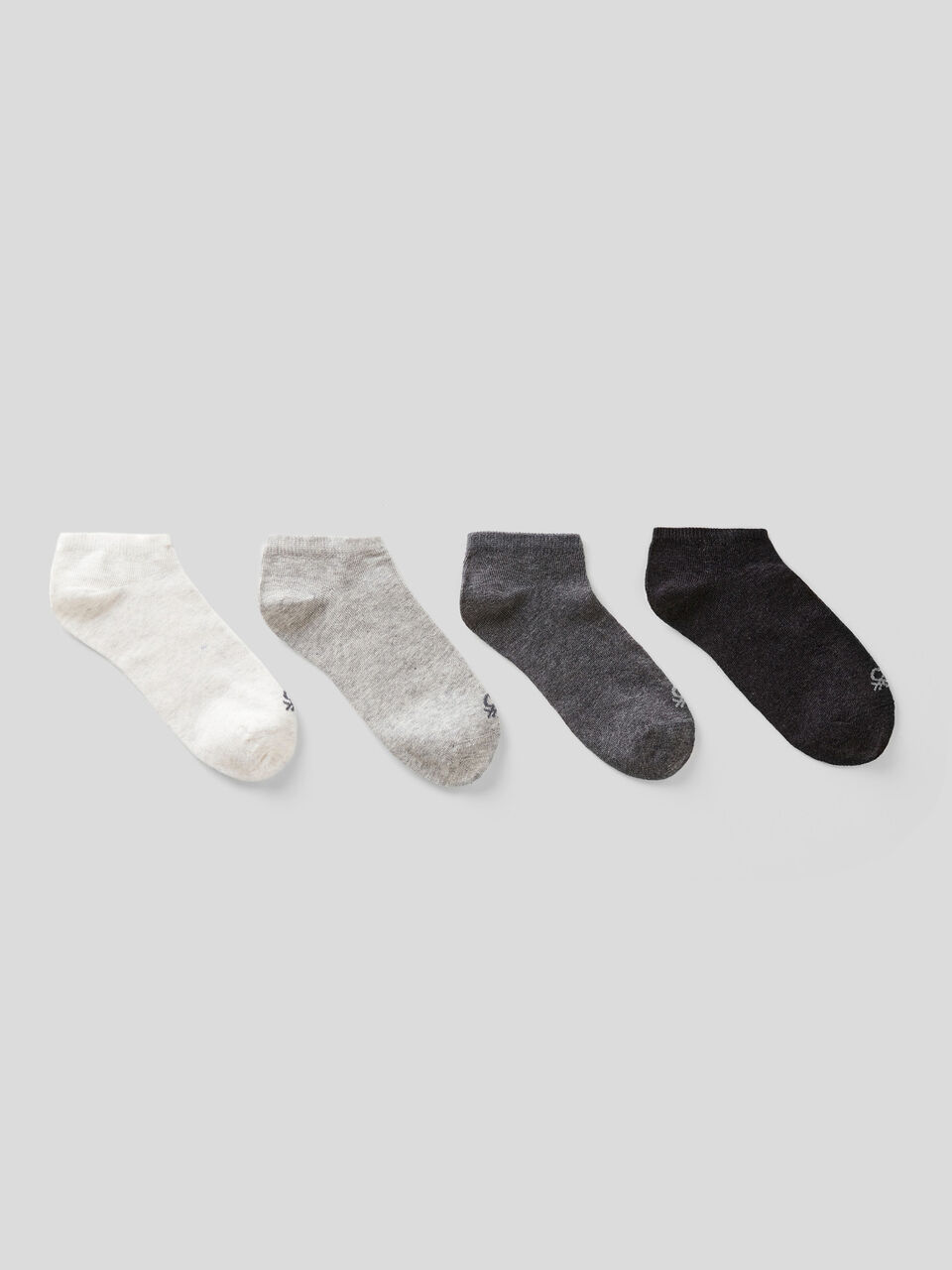 Four pairs of short socks image number 1
