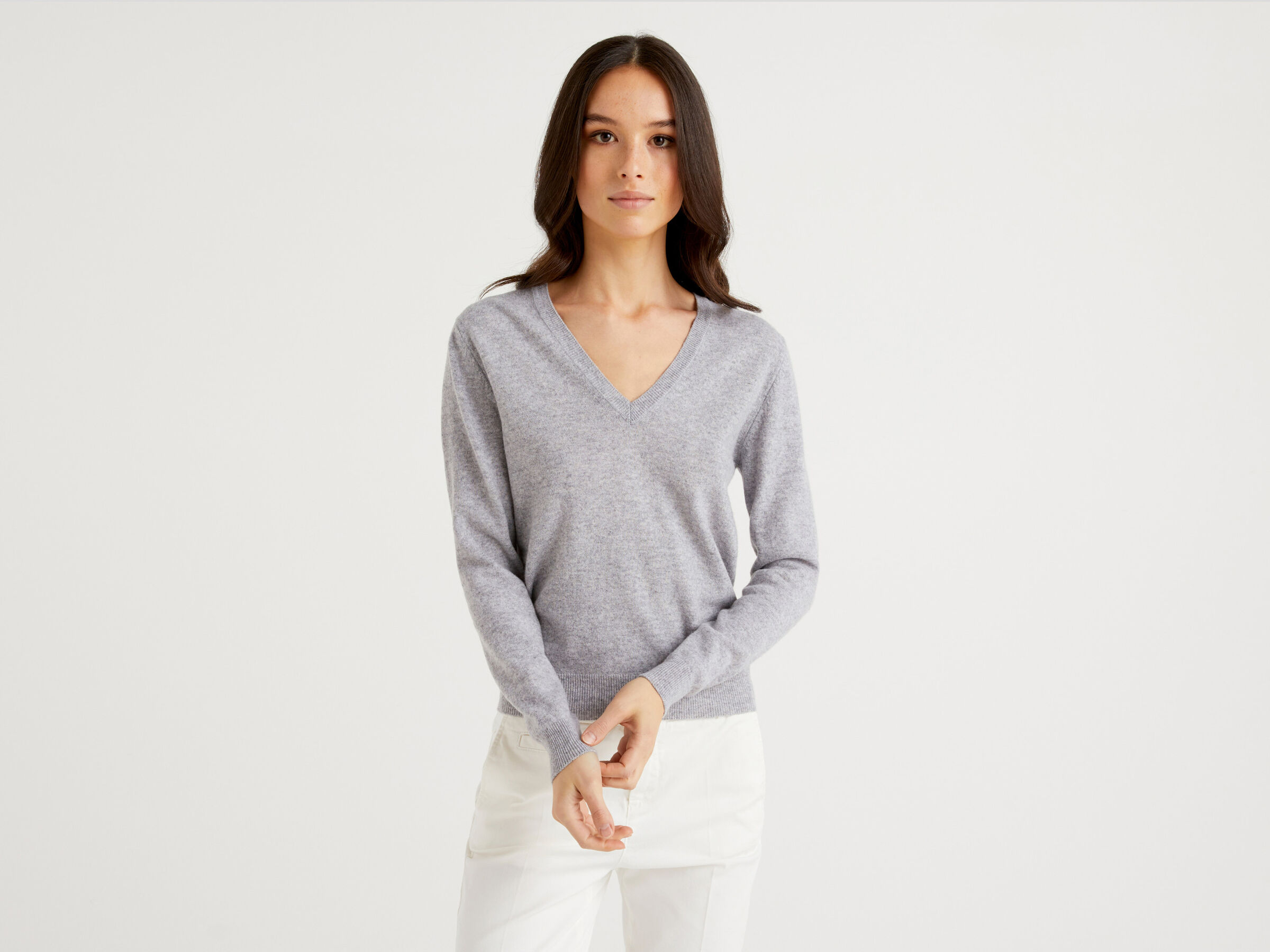 Gray V-neck sweater in pure virgin wool