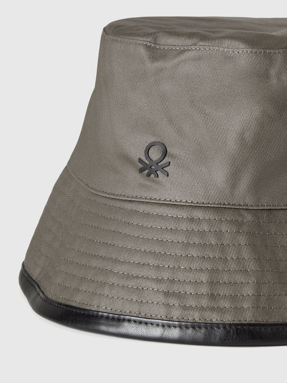 HAT Men image number null