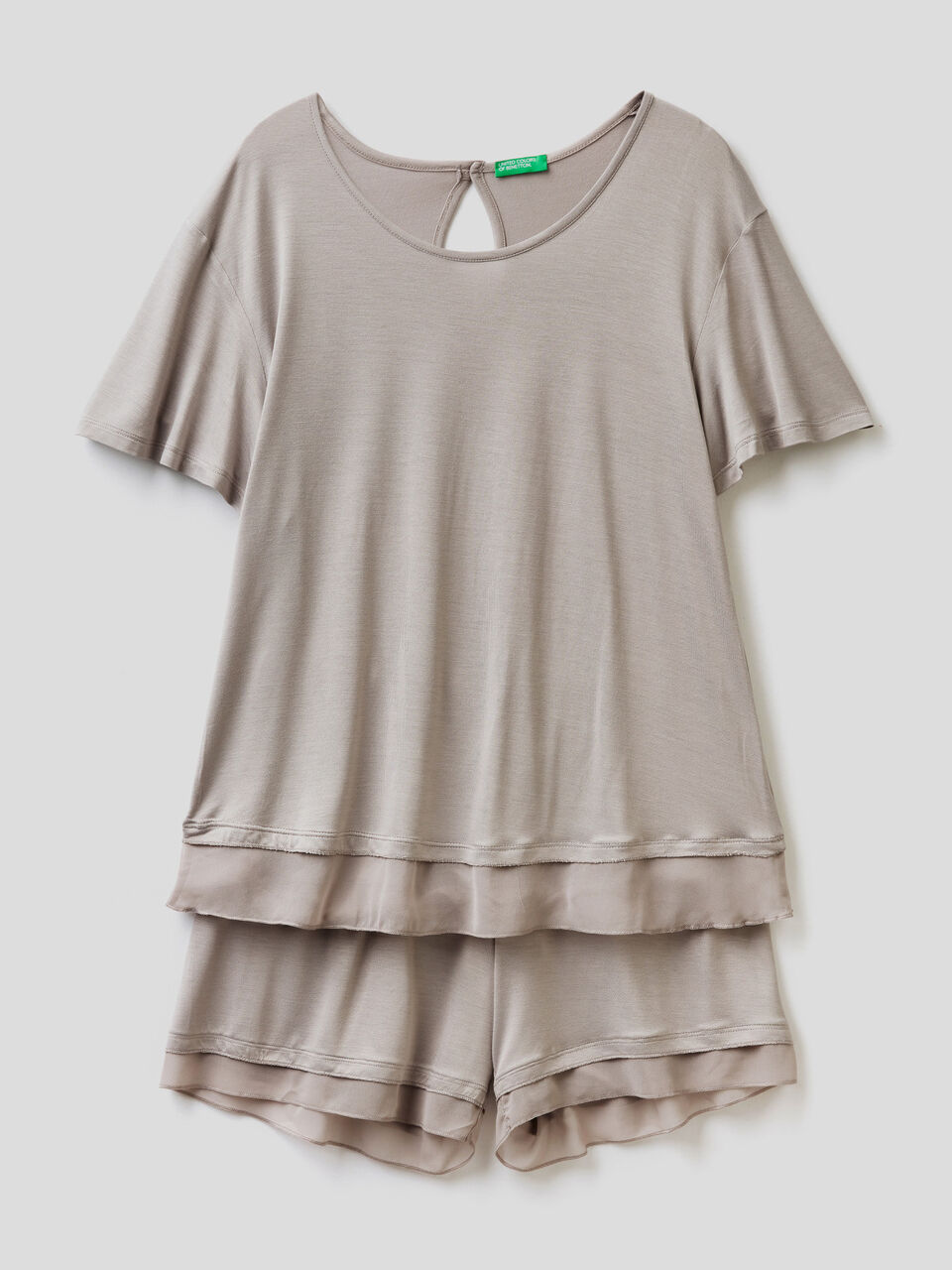 Pyjamas in sustainable viscose image number 1