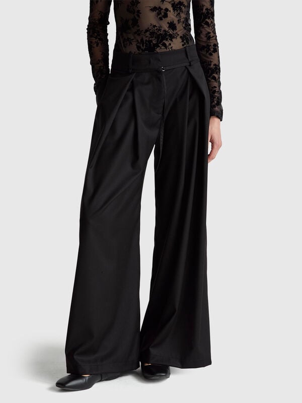 Flannel trousers with belt Women