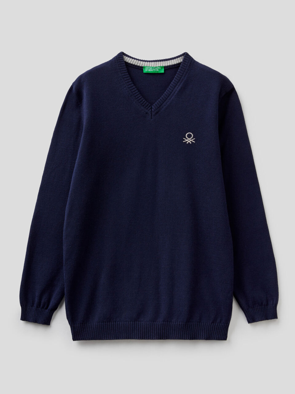 100% cotton V-neck sweater image number 1
