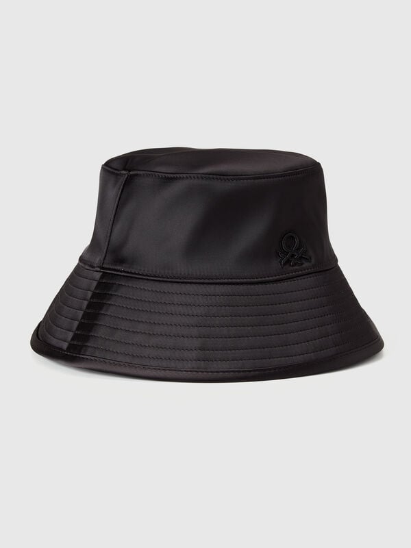 Reversible bucket style hat Women