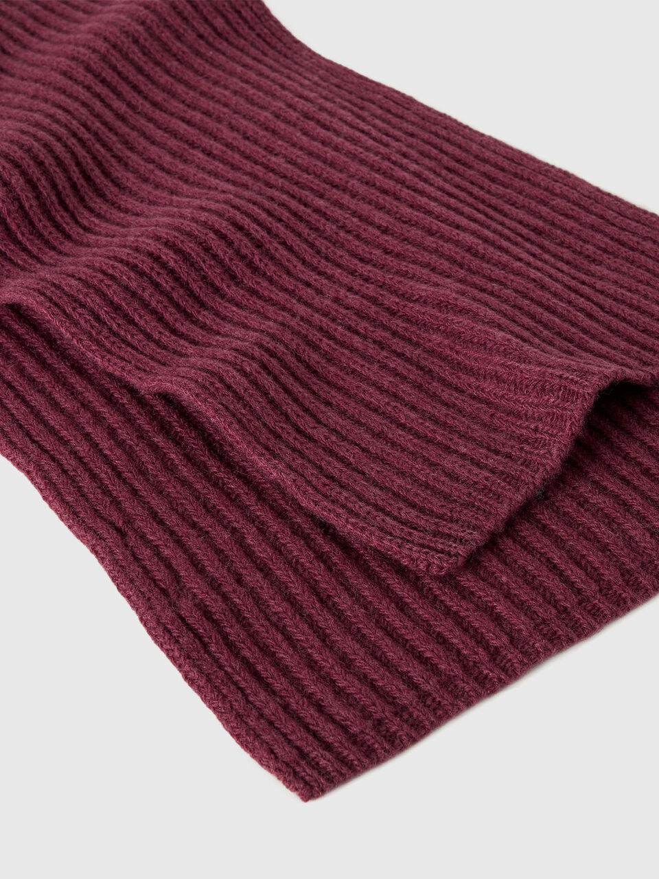 SCARF Men image number null