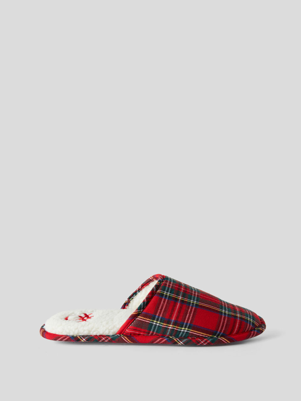Fabric slippers image number 1