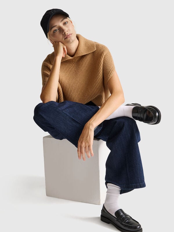 Cape with high collar Women