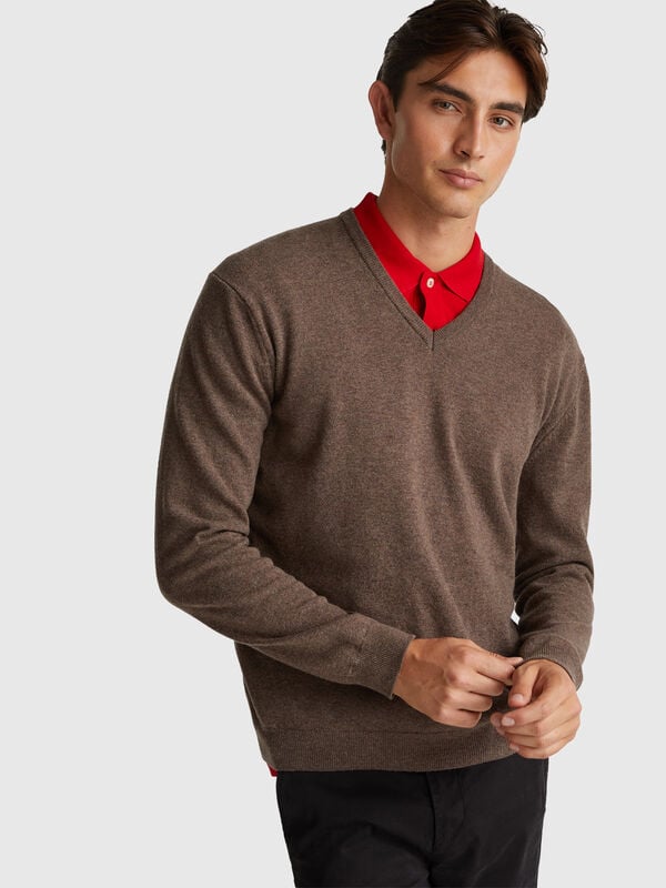 Gray V-neck sweater in pure Merino wool Men