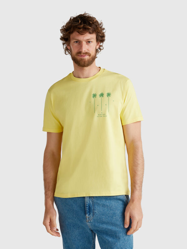 Yellow t-shirt with graphic Men