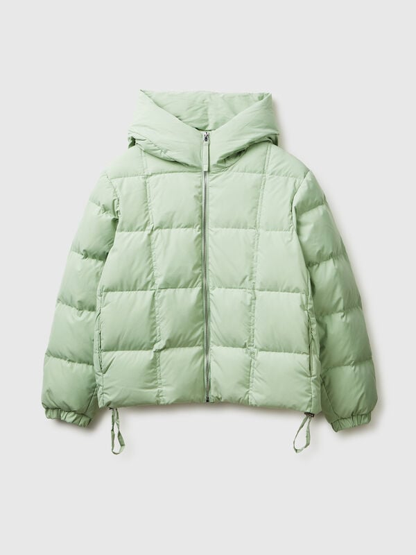 Short down jacket padded with recycled feathers Women