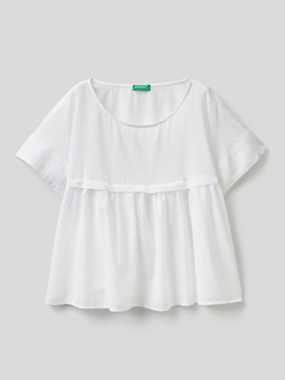 Light blouse with maxi frill image number 1