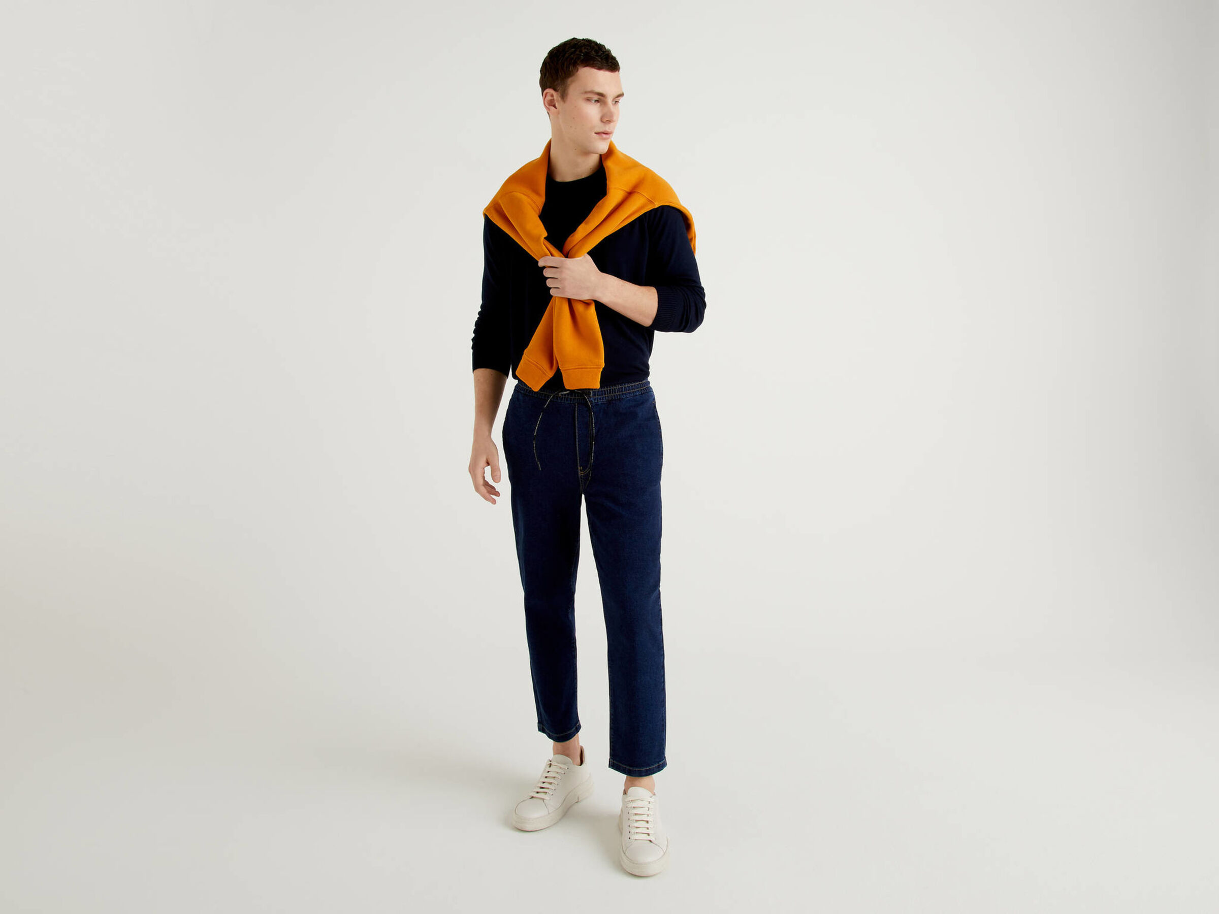 chino joggers outfit