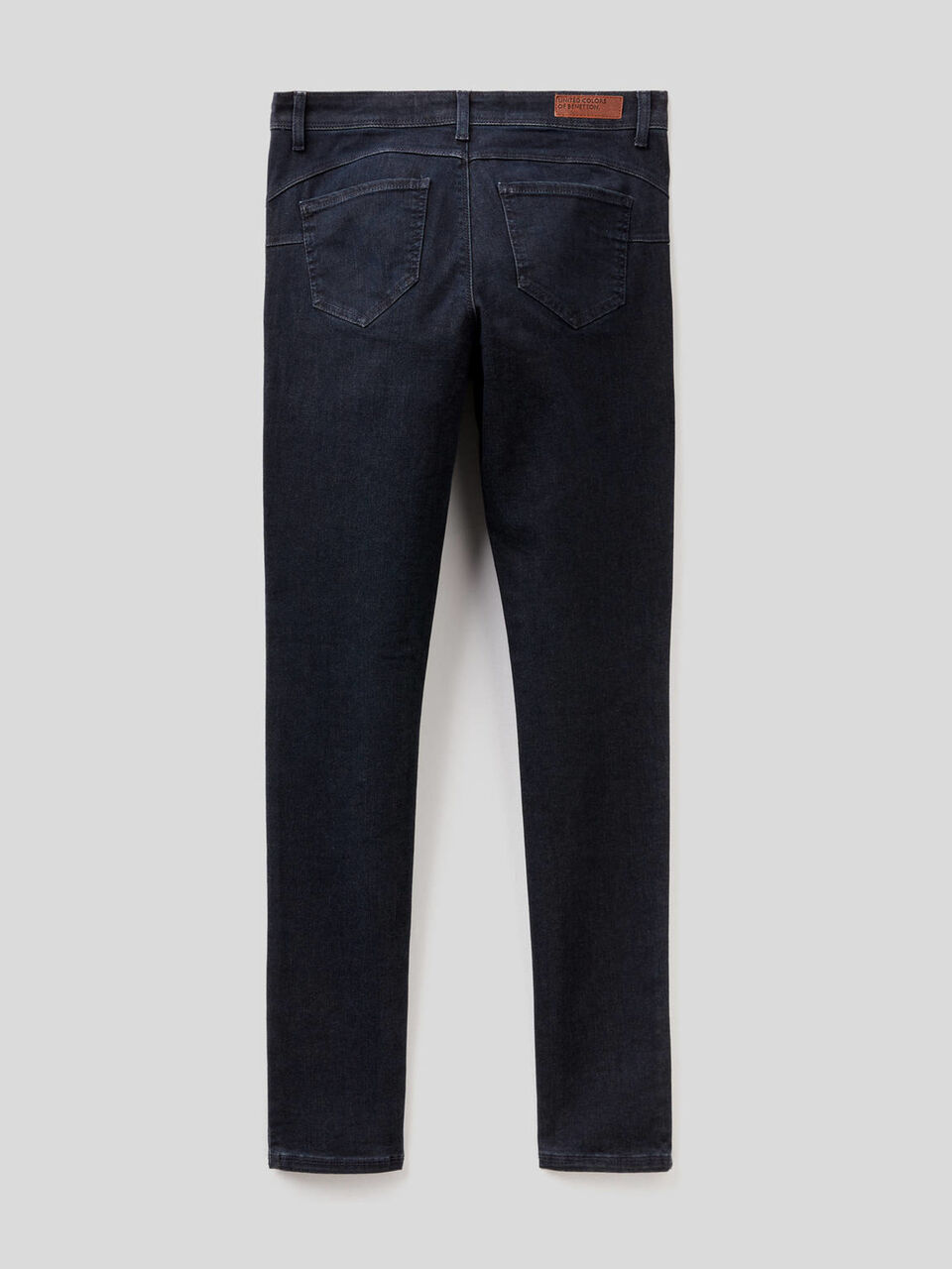 Skinny fit push up jeans image number 2