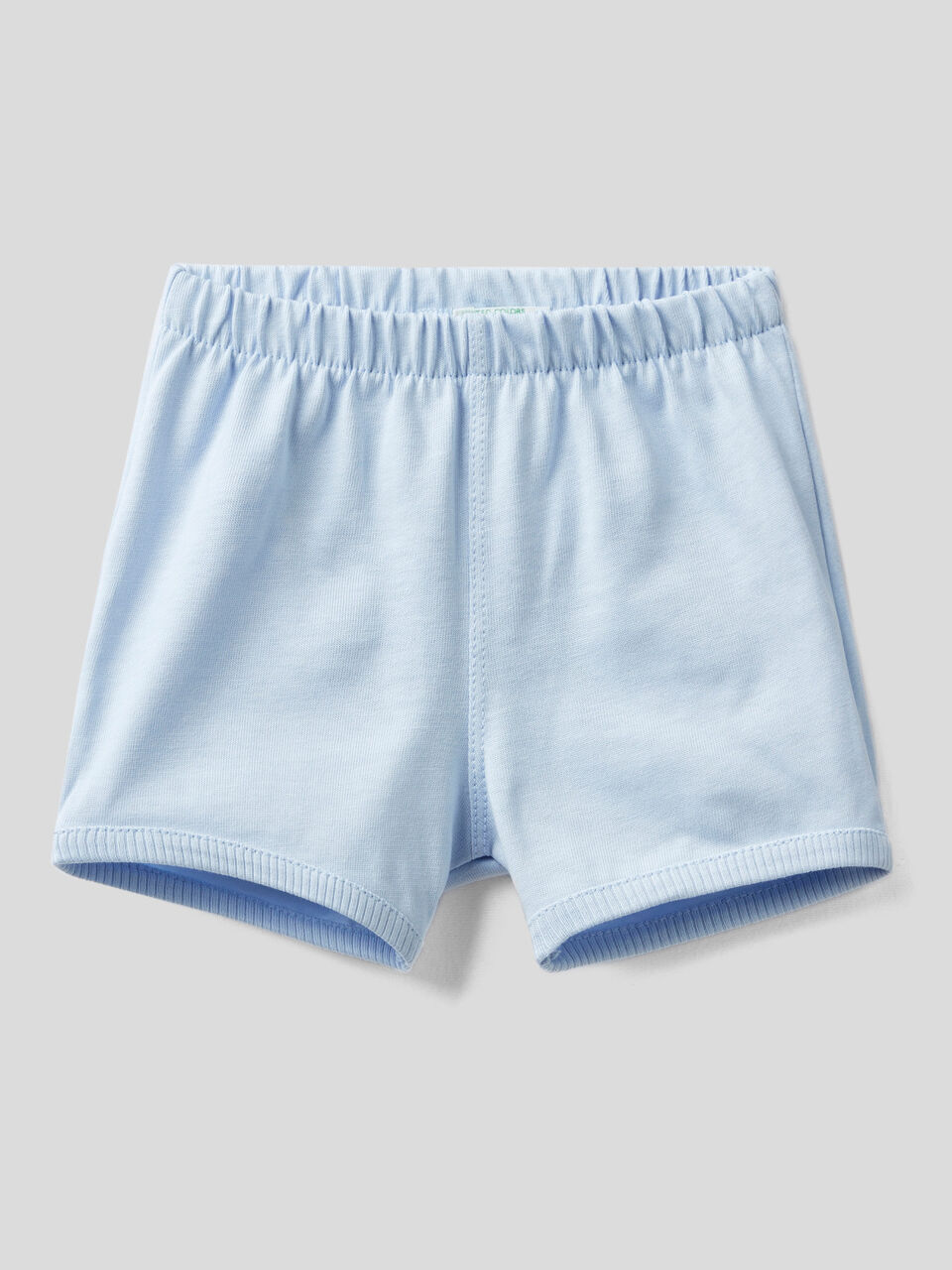 Shorts with patch on the back image number 1