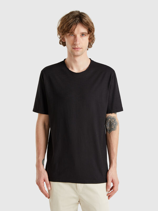 Black t-shirt in slub cotton Men