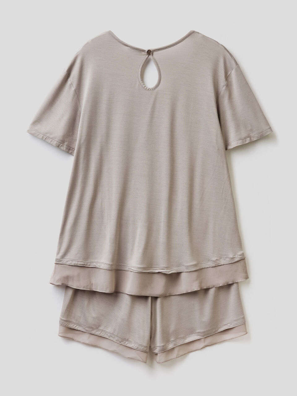 Pyjamas in sustainable viscose image number 2