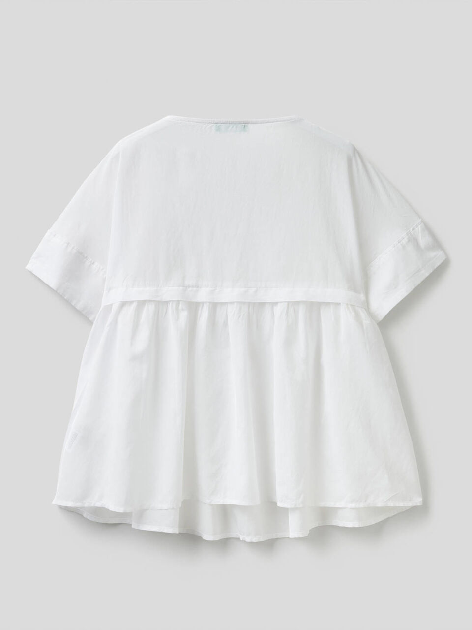 Light blouse with maxi frill image number 2