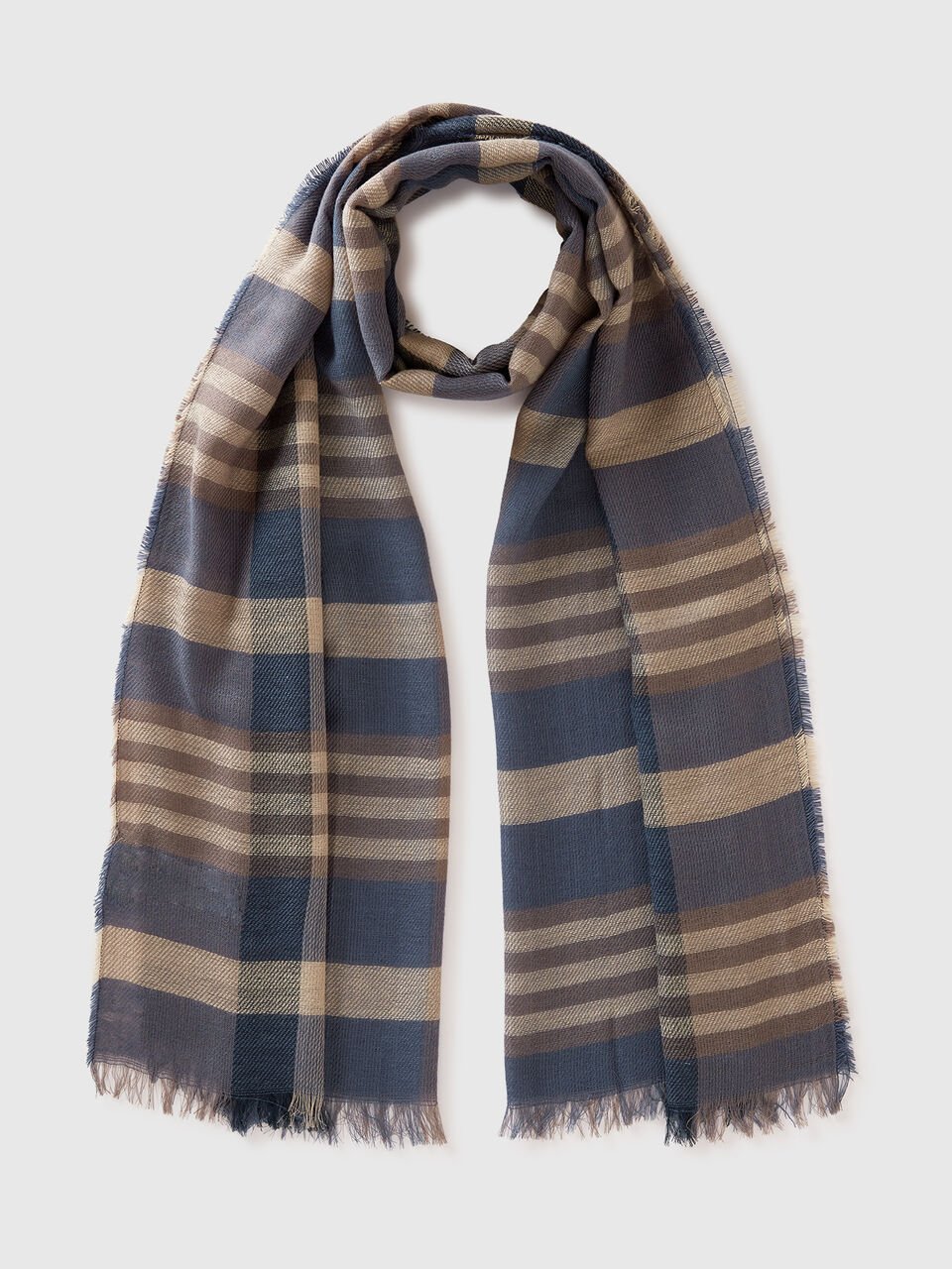 SCARF Men image number 1