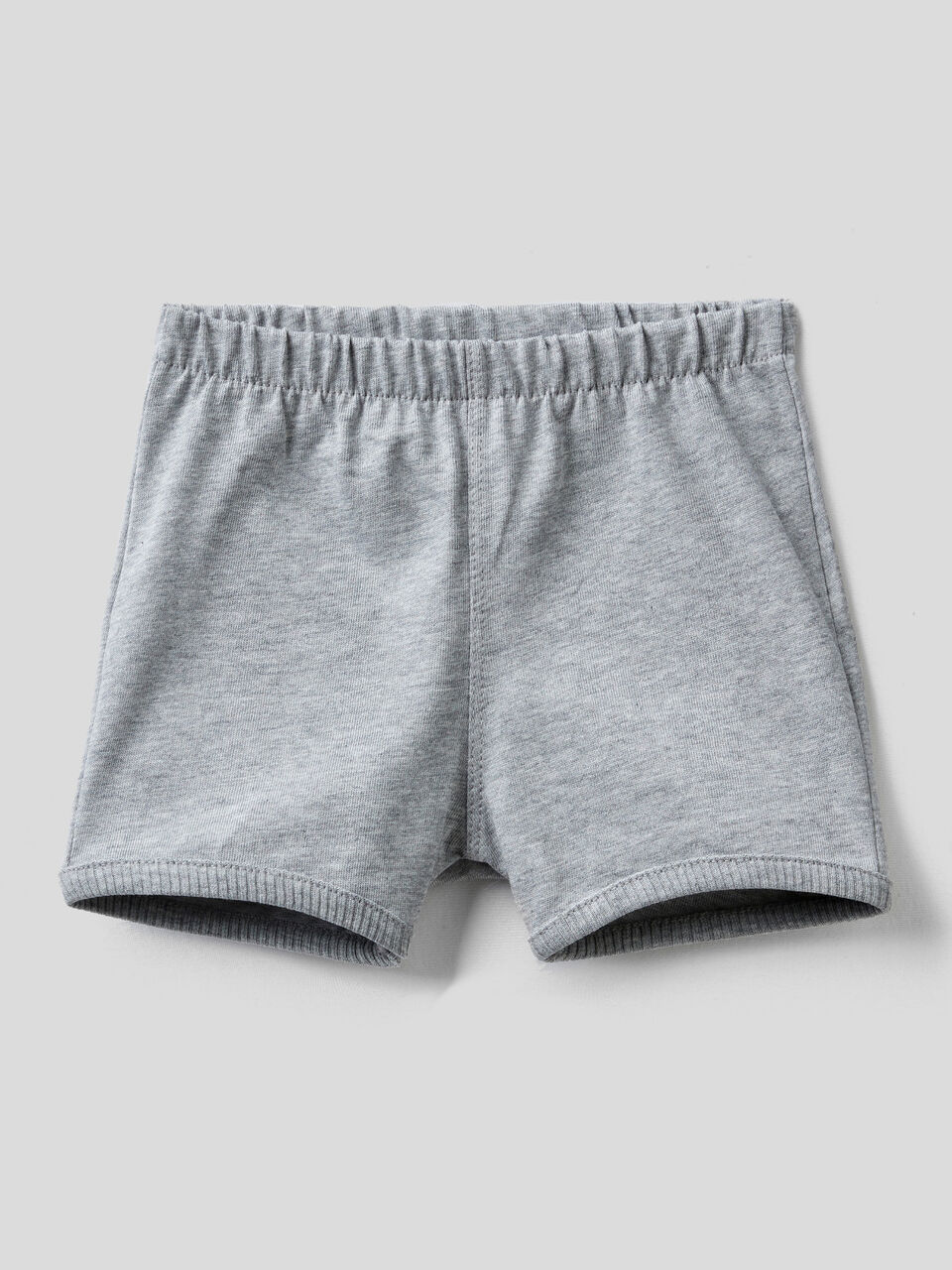 Shorts with patch on the back image number 1