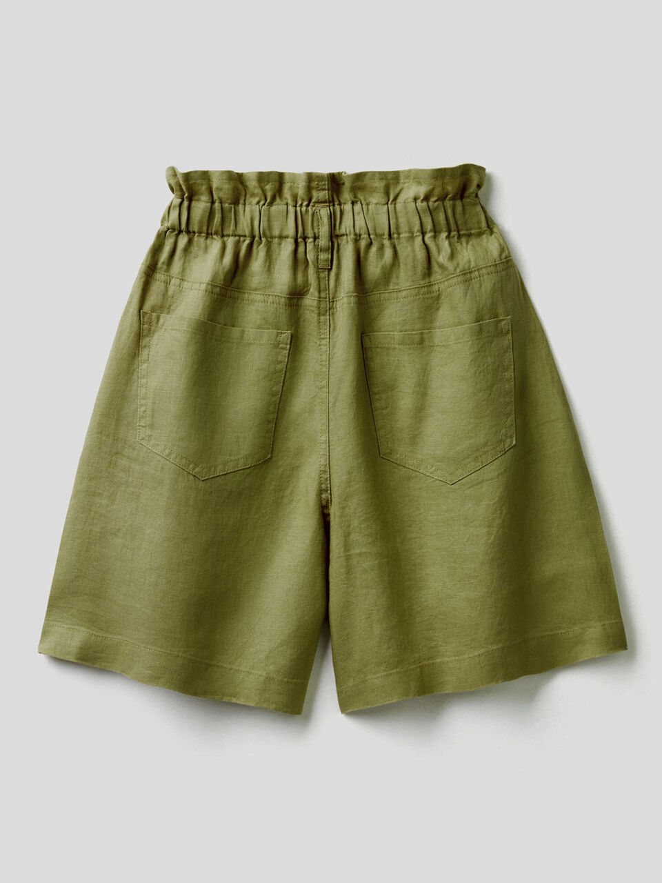 Bermudas in pure linen with ruffled waist image number 2