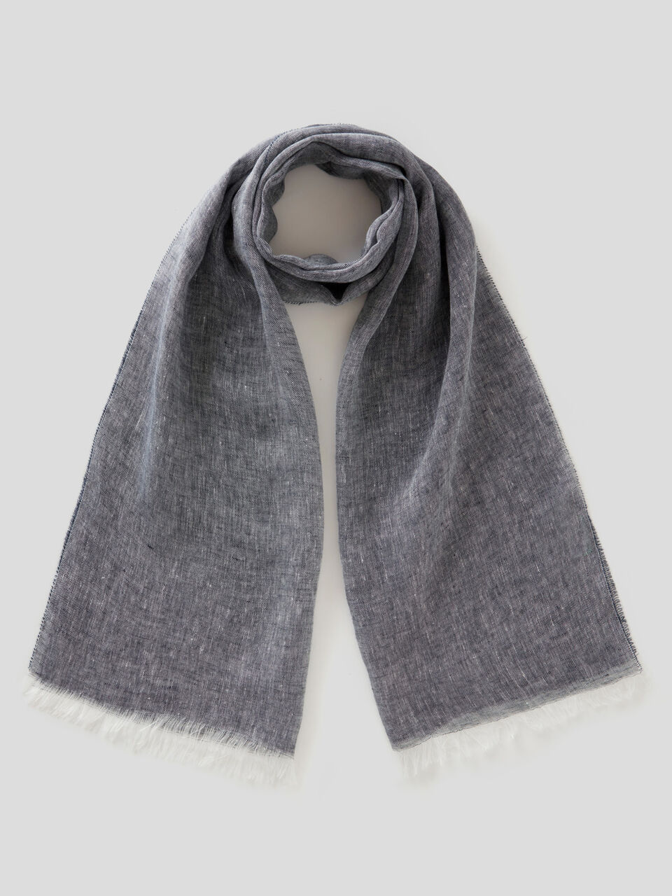 Linen scarf image number 1