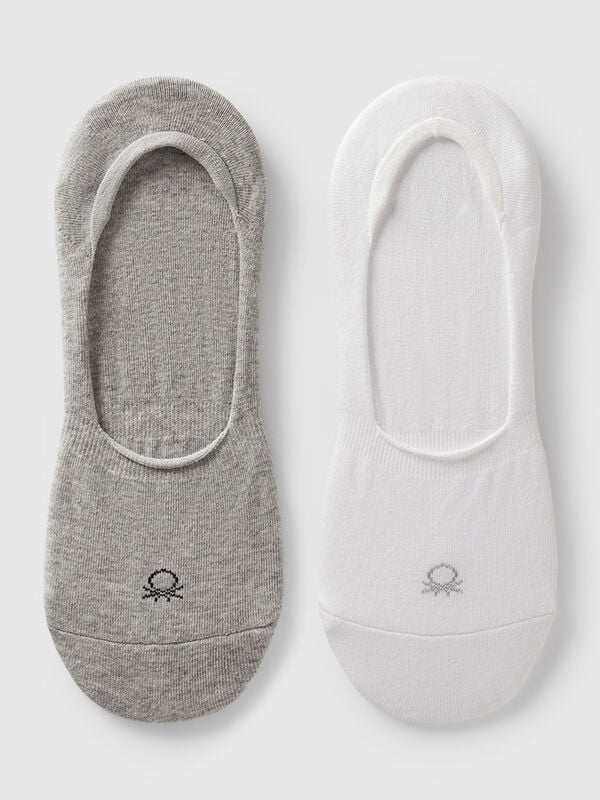 Two pairs of solid color ankle socks