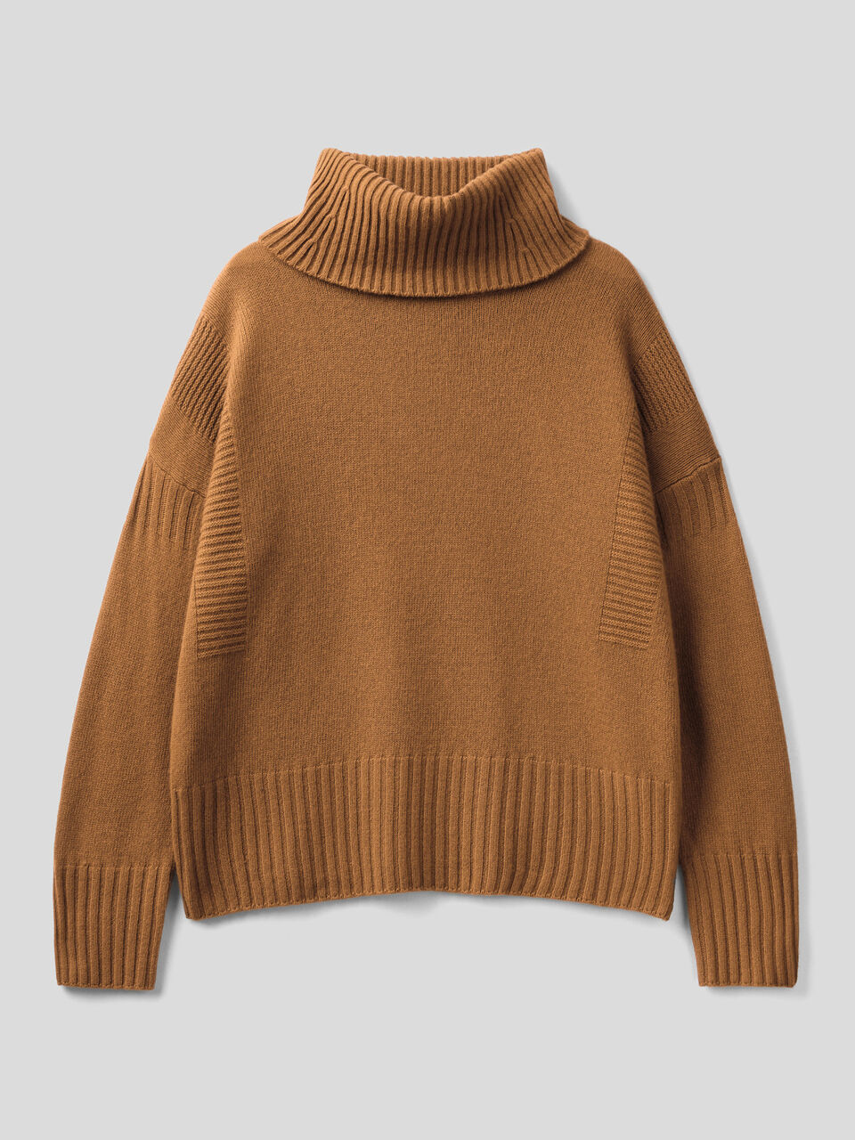 Boxy fit turtleneck in wool blend image number 1