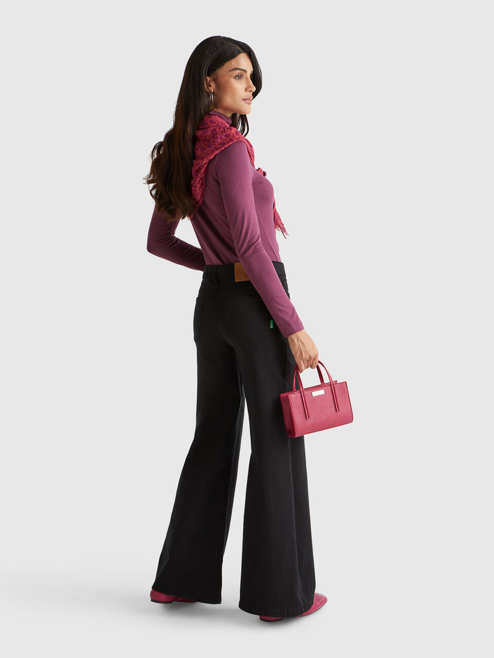 SCARF Women image number null