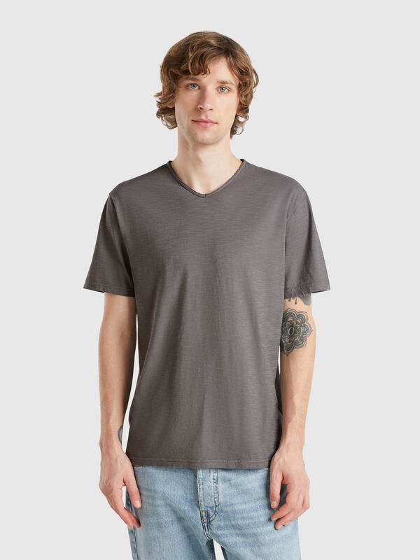 100% cotton t-shirt with V-neck Men