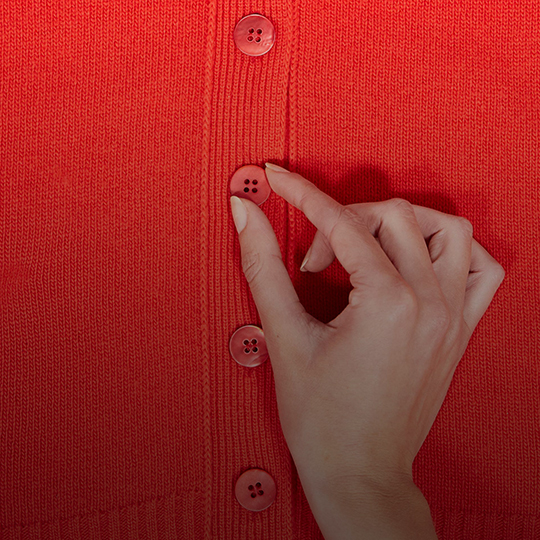 how to  sew on a button benetton