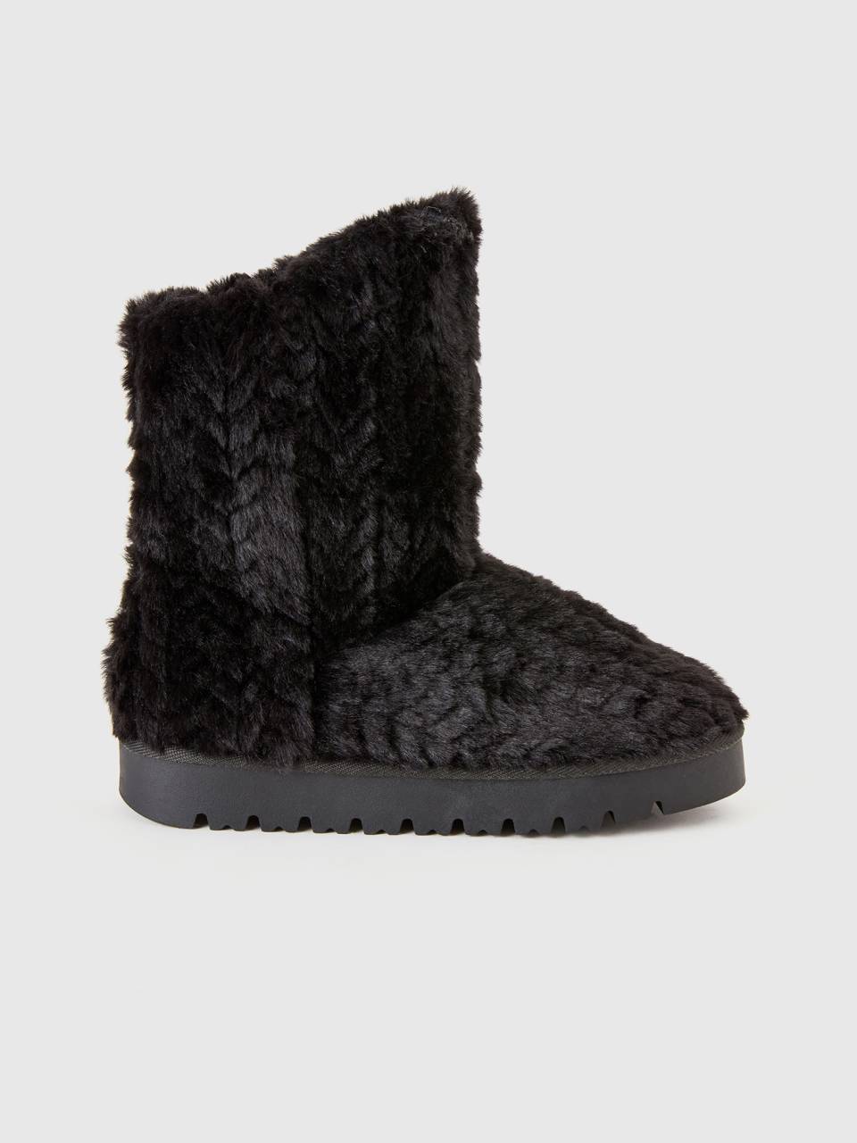 Faux fur boots black 2025